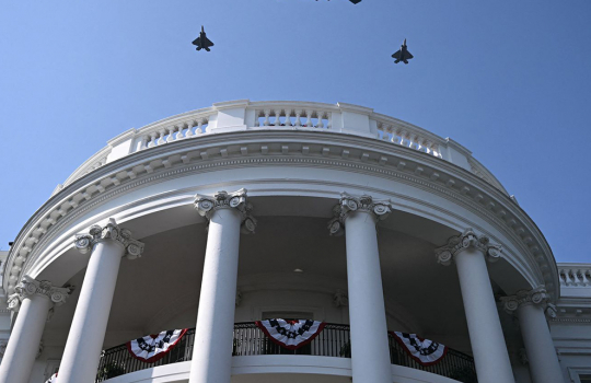 How the B-2 Stealth Bomber Changed the Course of U.S.–Iran Negotiations
